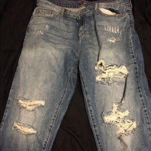Fashion Nova Distressed jeans size 2X